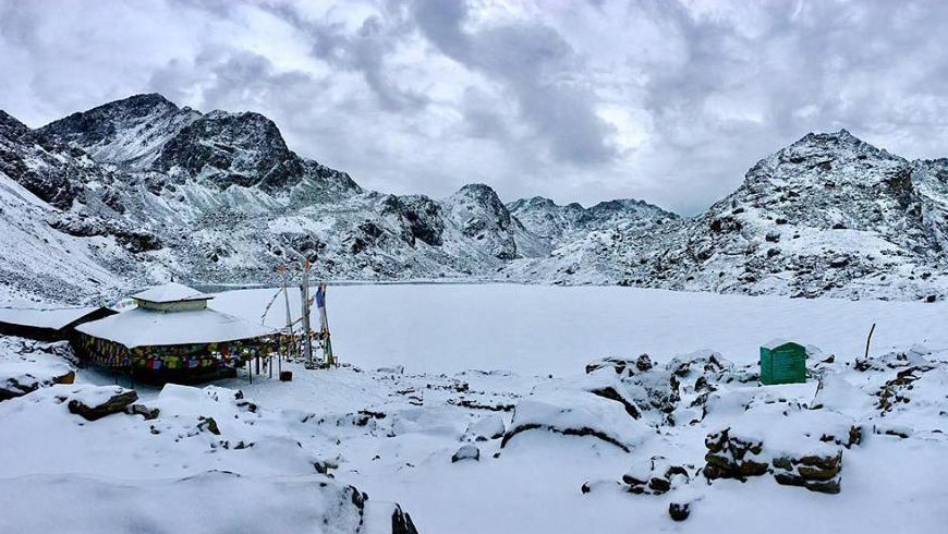 Gosaikunda lake